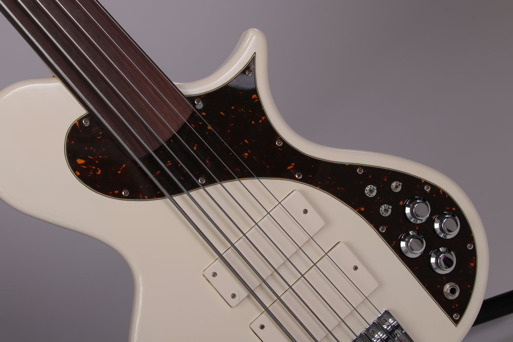 Fretless Bass